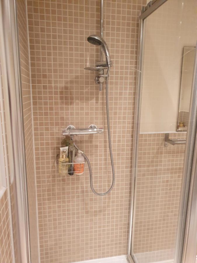 Beautiful Ensuite Room Веллингборо Экстерьер фото